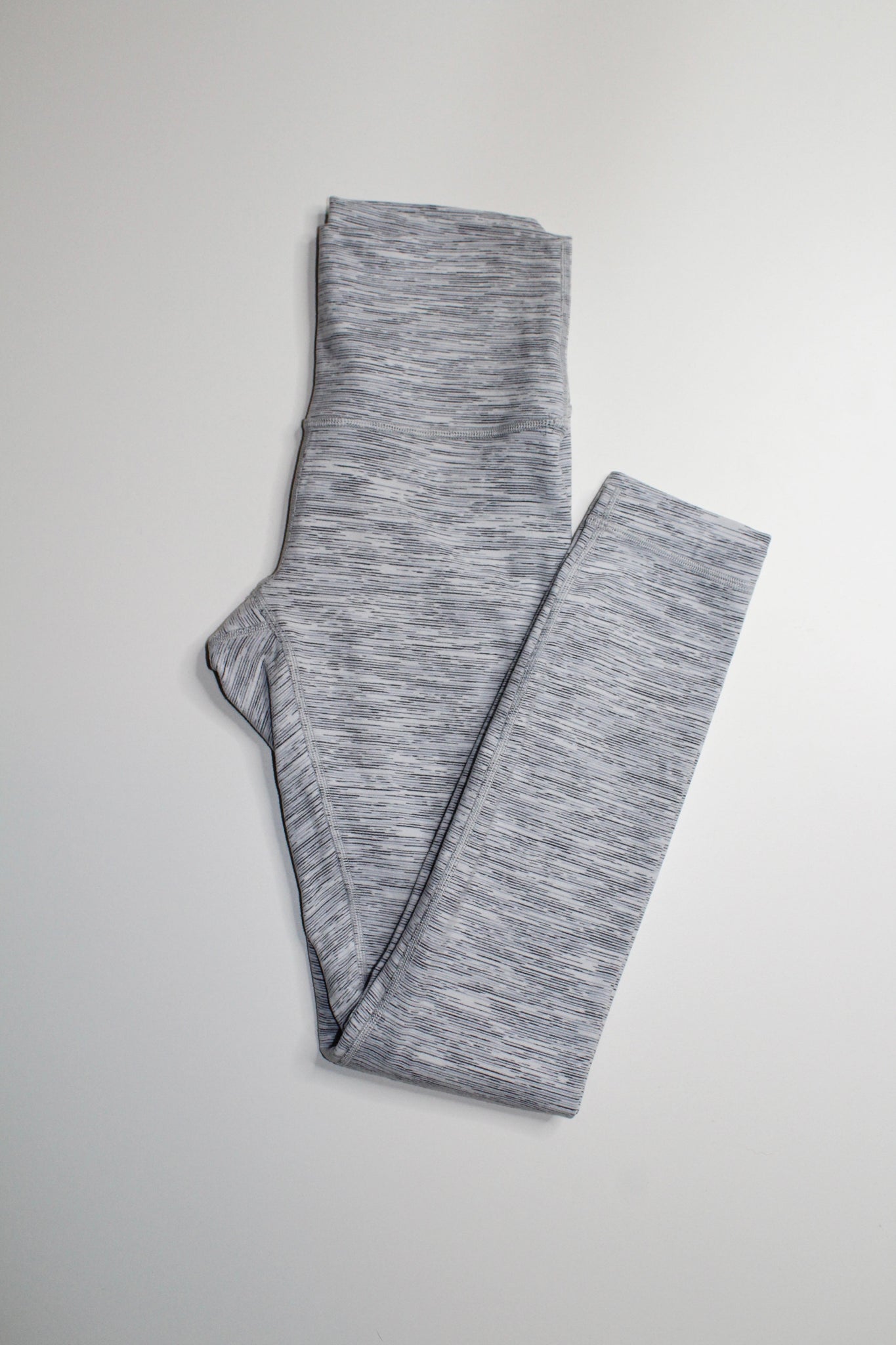 Lululemon wunder under white/grey wee stripe leggings, size 4 (25”) (price reduced: was $48)