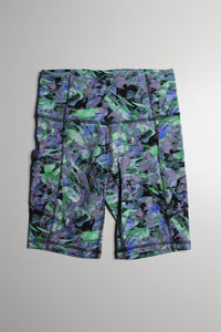 Lululemon rapid flourish multi fast and free shorts, size 4 (8”)