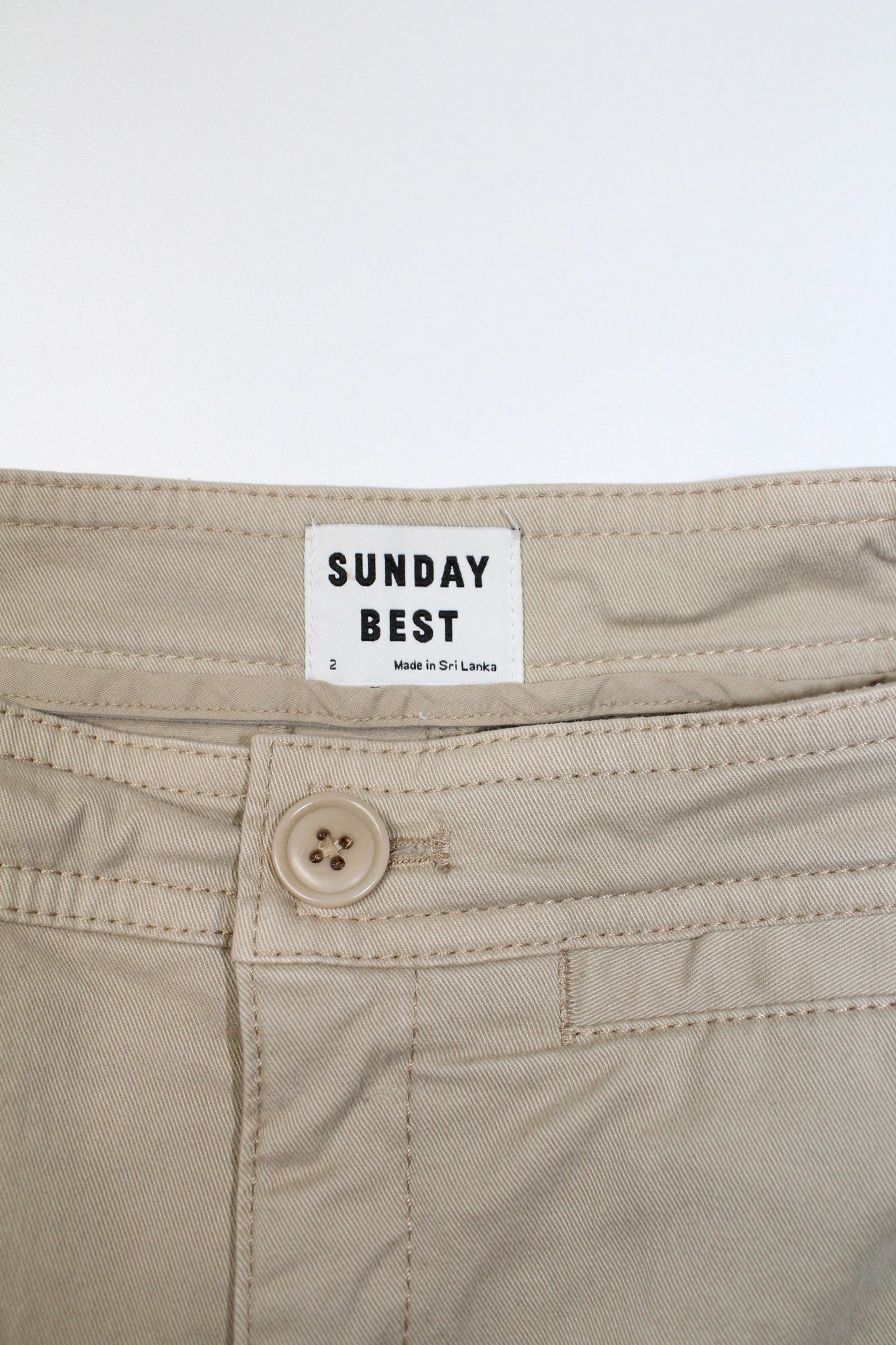 Aritzia Sunday Best beige walker shorts, size 2