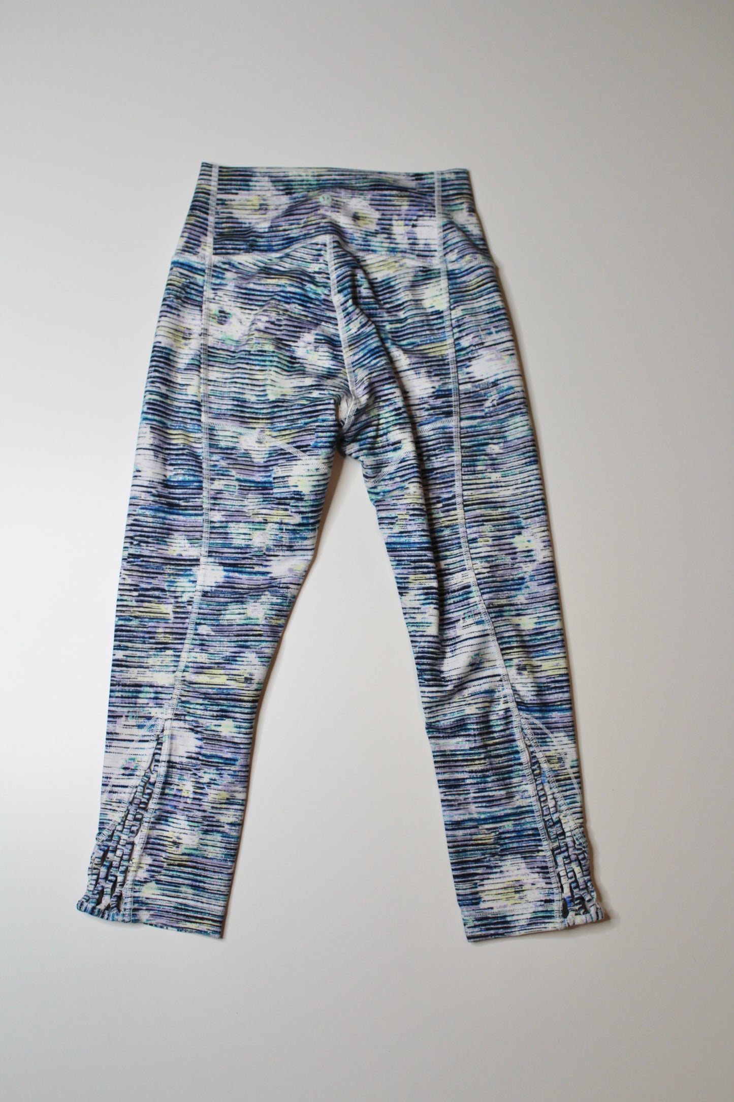 Lululemon blurry belle multi true self crop II, Size 6 (21”) (price reduced: was $42)