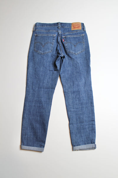 Levis mid rise ‘boyfriend copain’ jeans, size 24 (26”)  (price reduced: was $48)