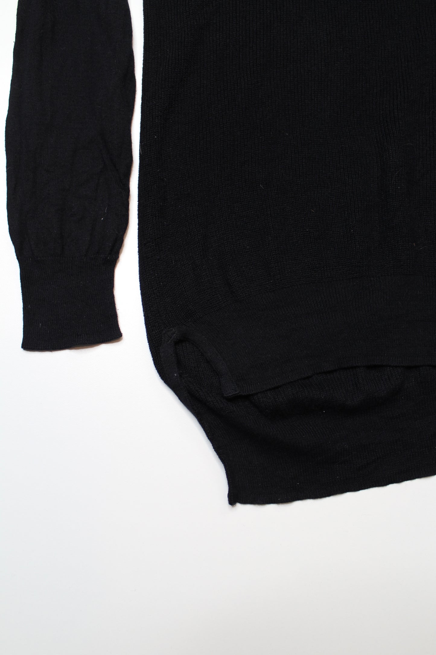 Aritzia wilfred black lightweight knit turtleneck, size large