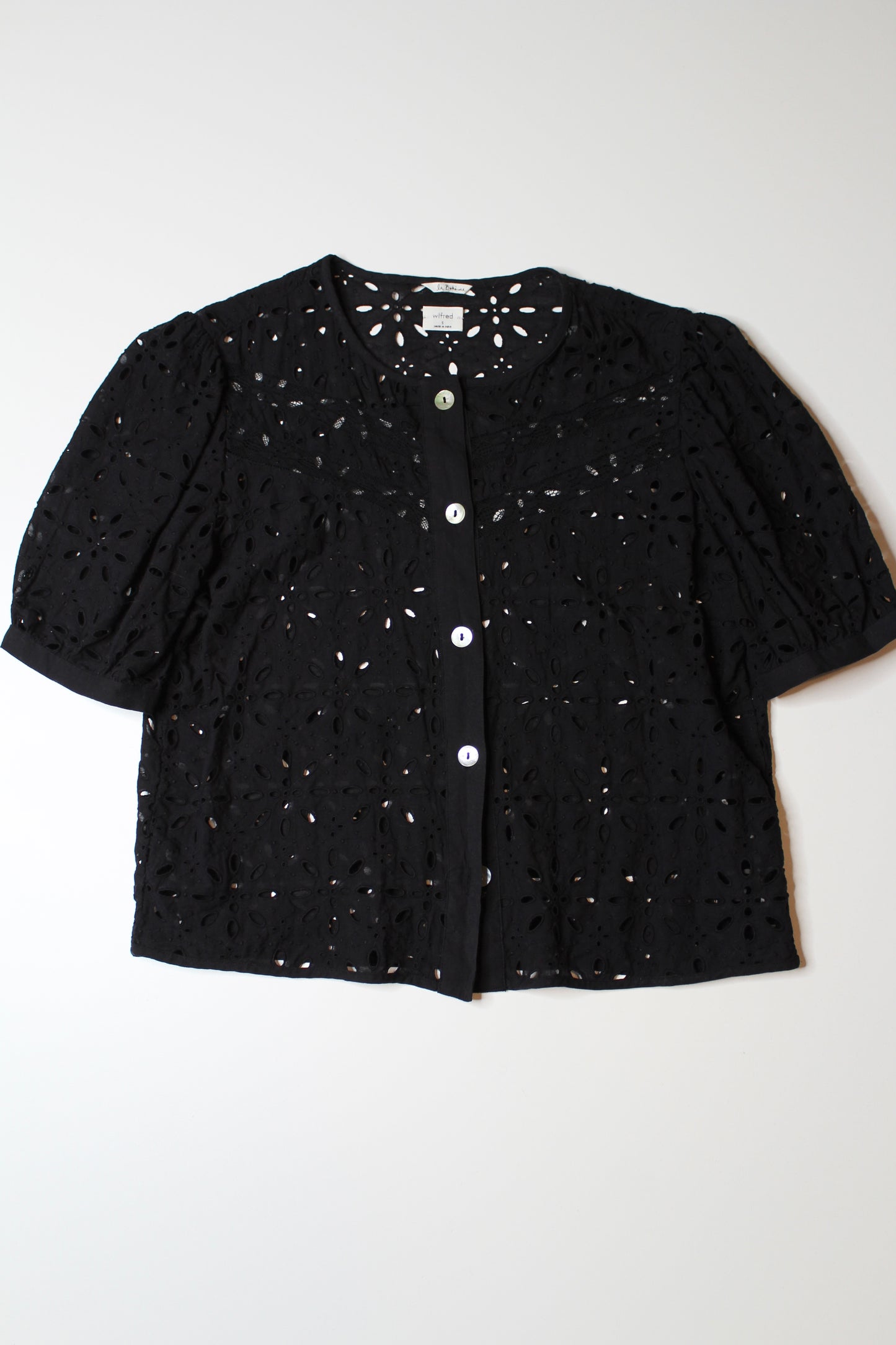 Aritzia wilfred black lace short sleeve blouse, size small