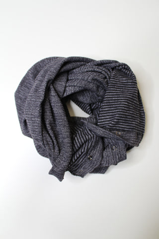 Lululemon grey/black striped vinyasa scarf