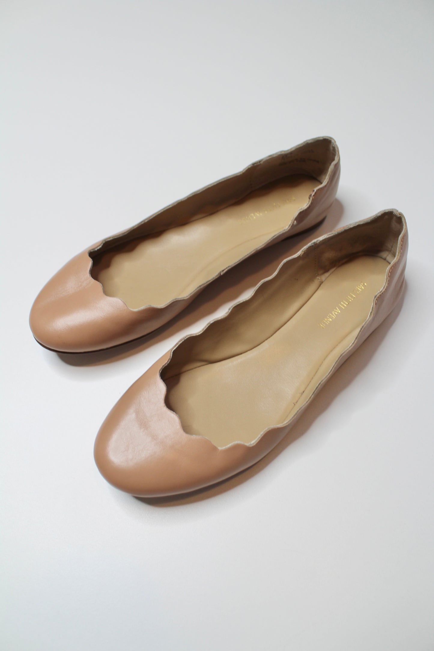 Saks Fifth Avenue scallop iza ballet flats, size 6.5