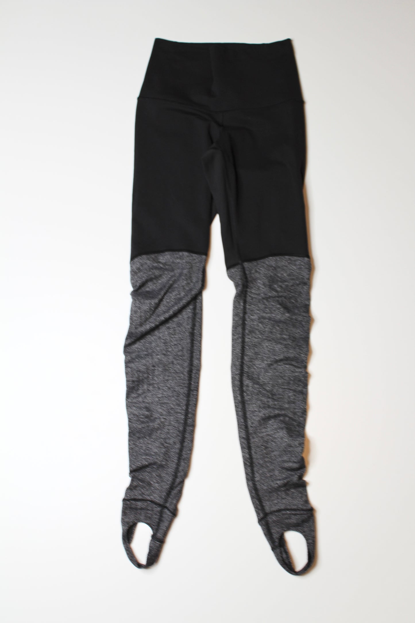 Lululemon grey/black high rise wunder under leggings, size 4 *special edition stirrup (price reduced: was $58)