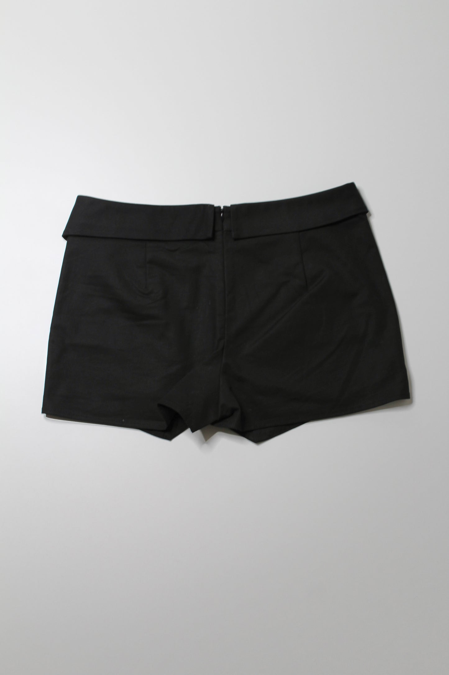 Aritzia talula black berklee skort, size 8 (price reduced: was $30) (additional 50% off)