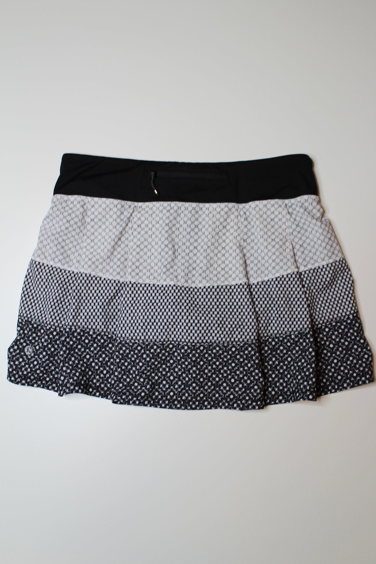 Lululemon dottie eyelet white black/mish mesh/millie mesh pace rival skirt, size 8 *tall (price reduced: was $30)