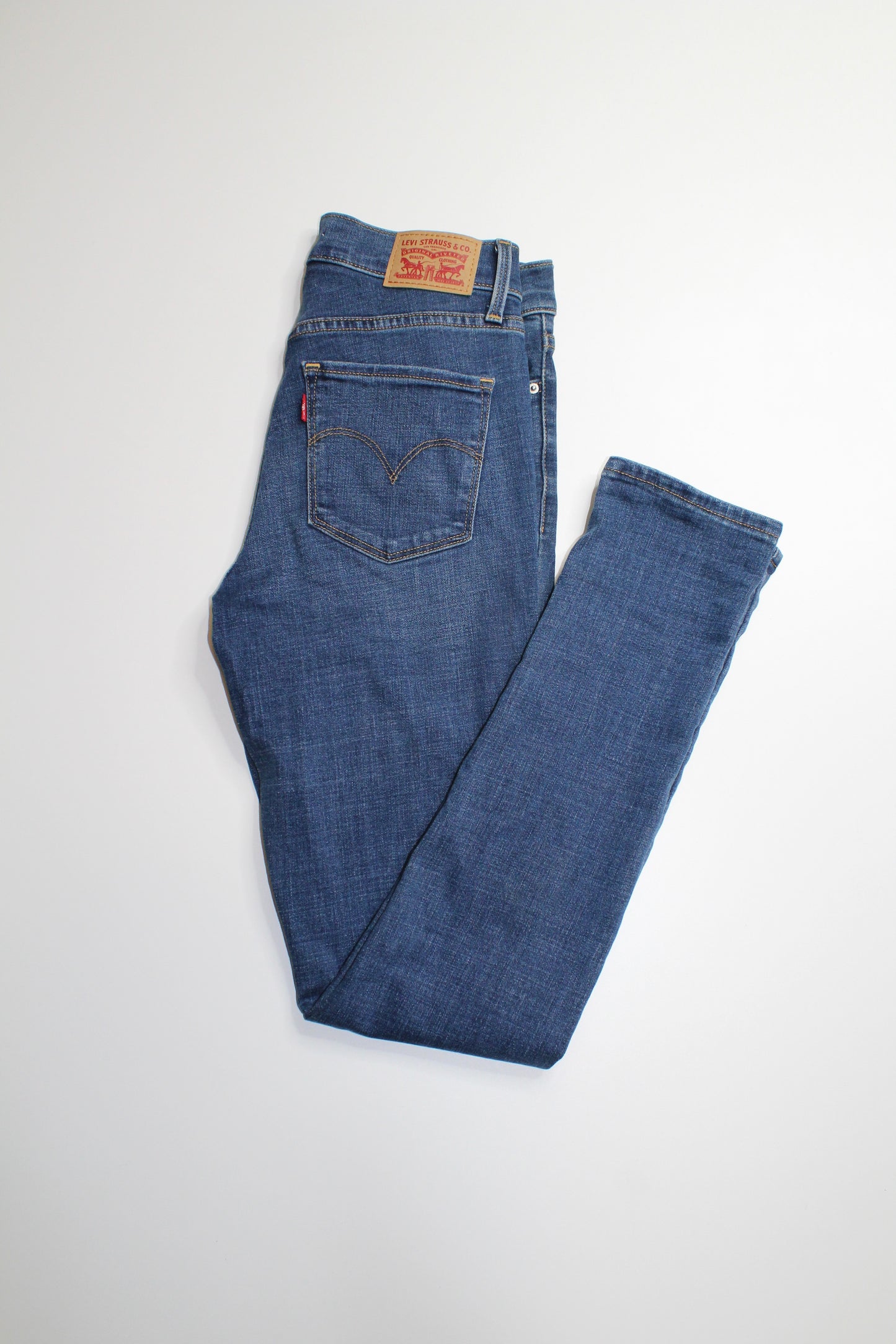 Levis shaping skinny jeans, size 26  (additional 50% off)