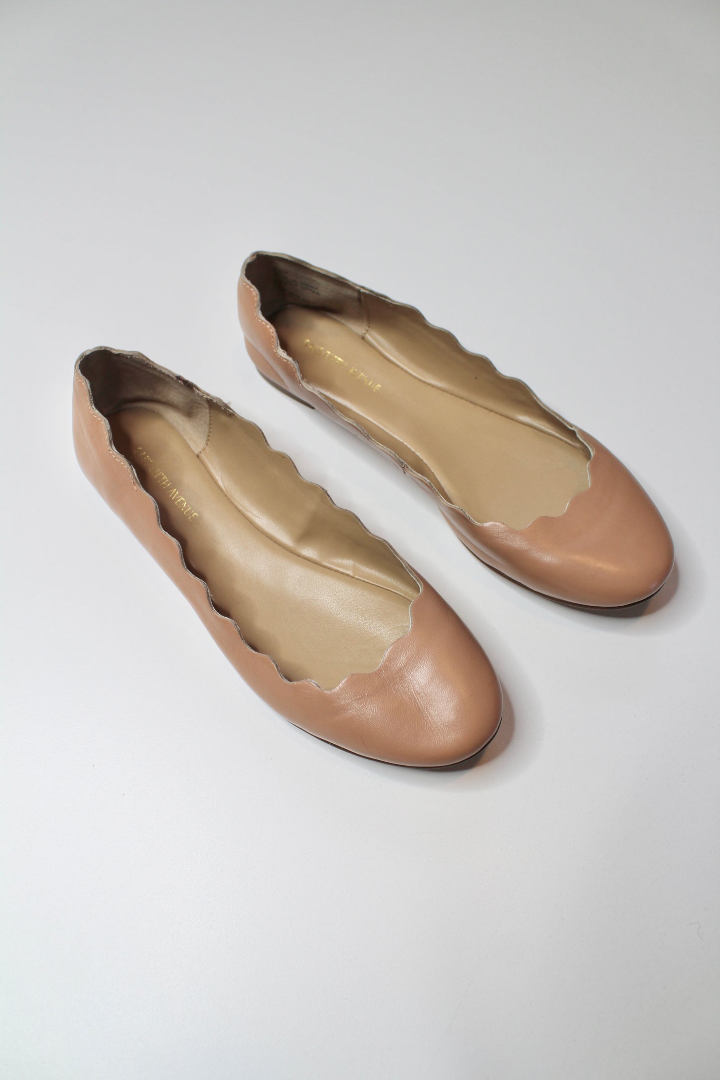 Saks Fifth Avenue scallop iza ballet flats, size 6.5